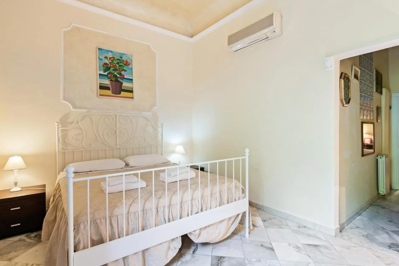 Pergola Theater Apartment Florence