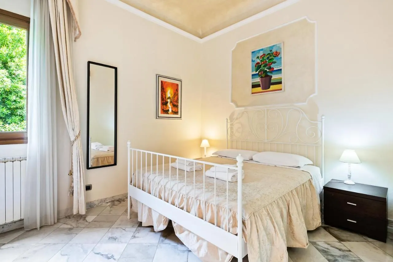 Pergola Theater Apartment Florence